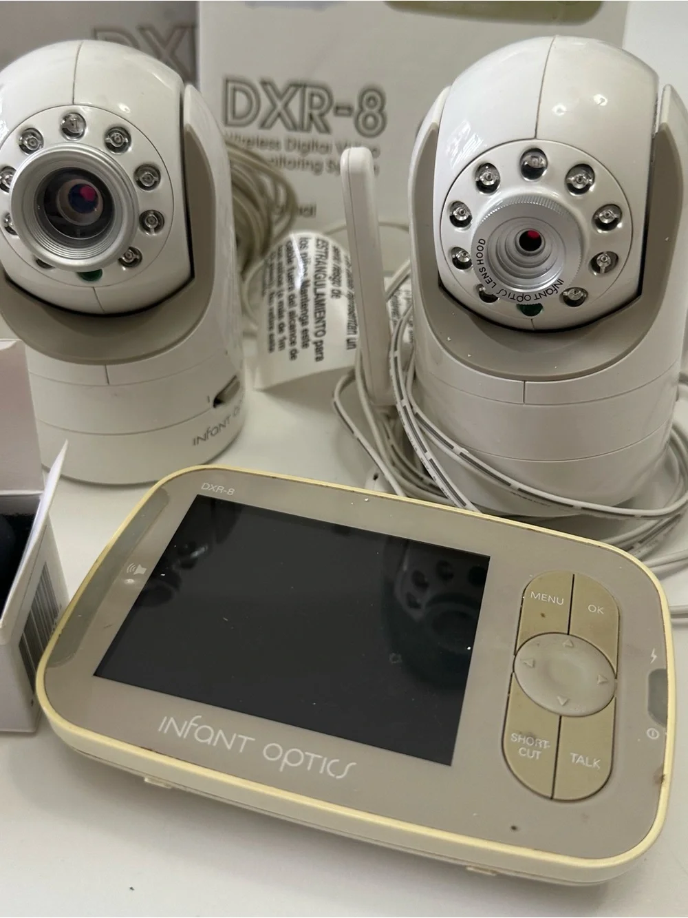 Infant Optics DXR-8 Wireless Digital Video Baby Monitor - White/Cream